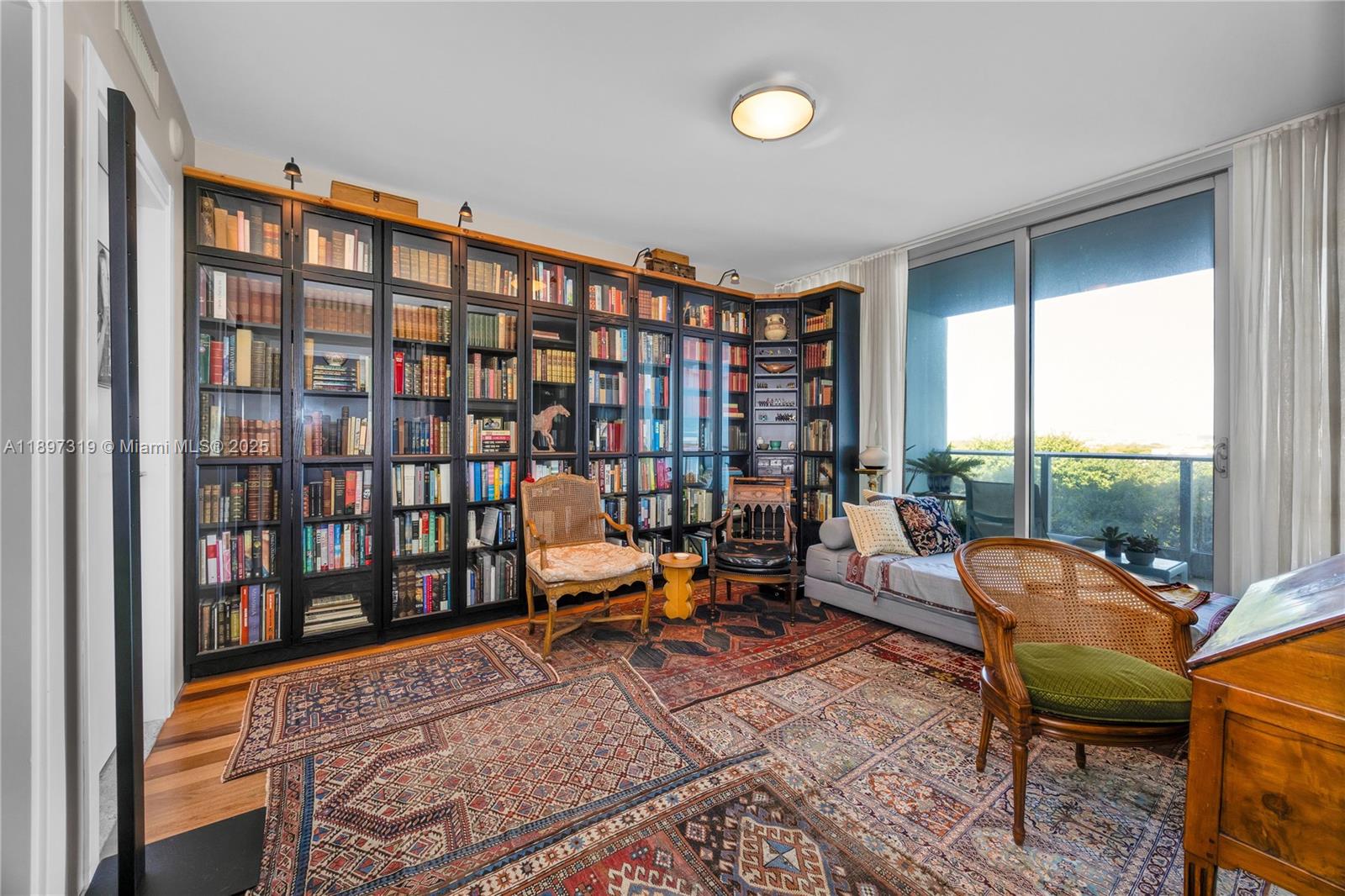 image Grovenor House Condo31