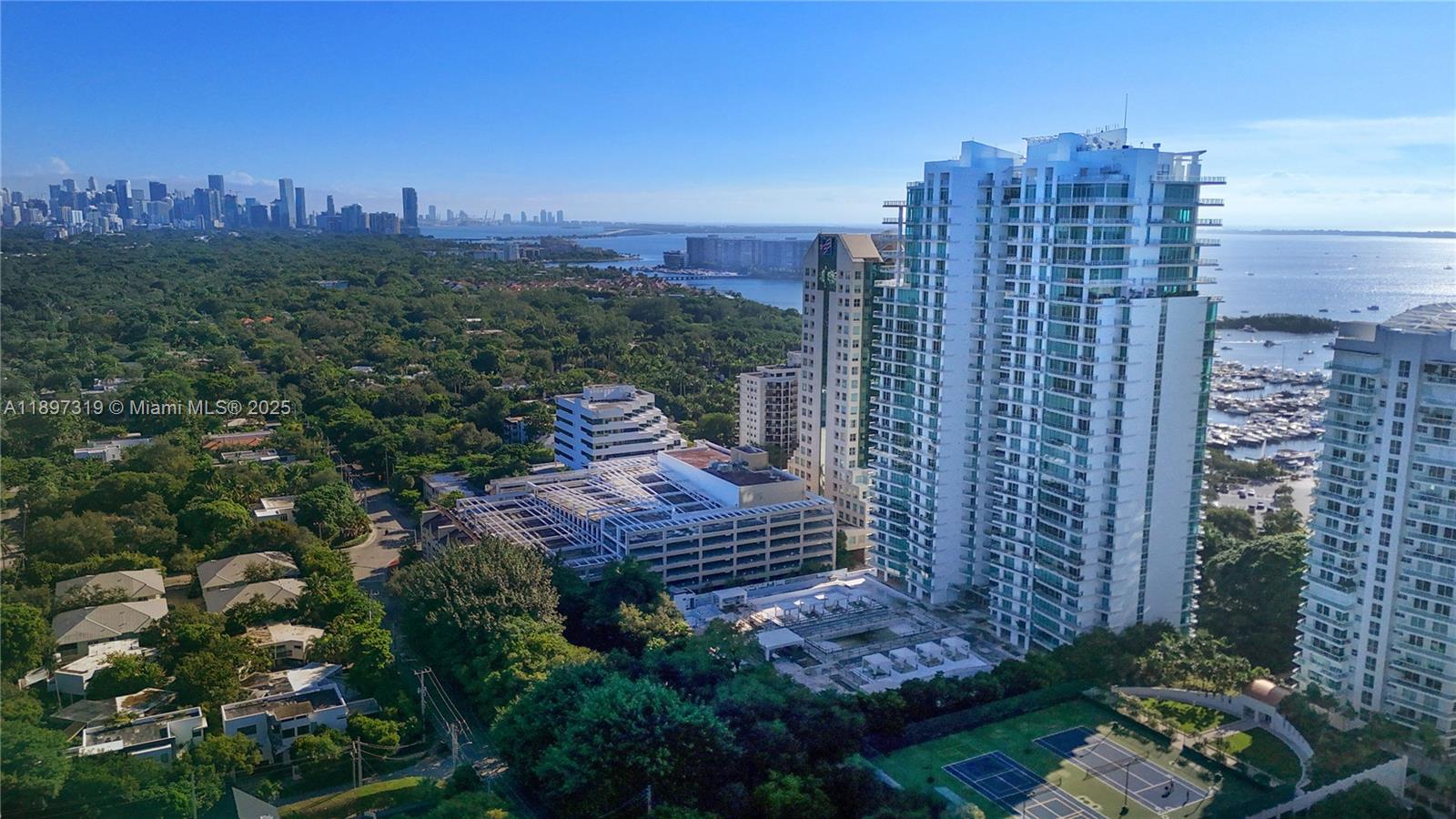 image Grovenor House Condo33