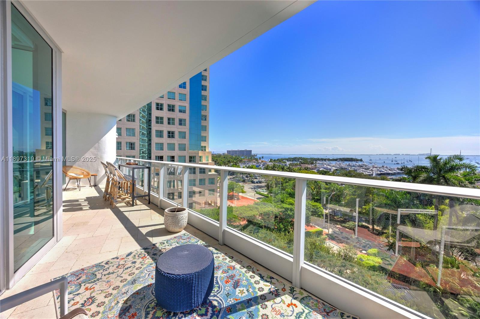 image Grovenor House Condo6
