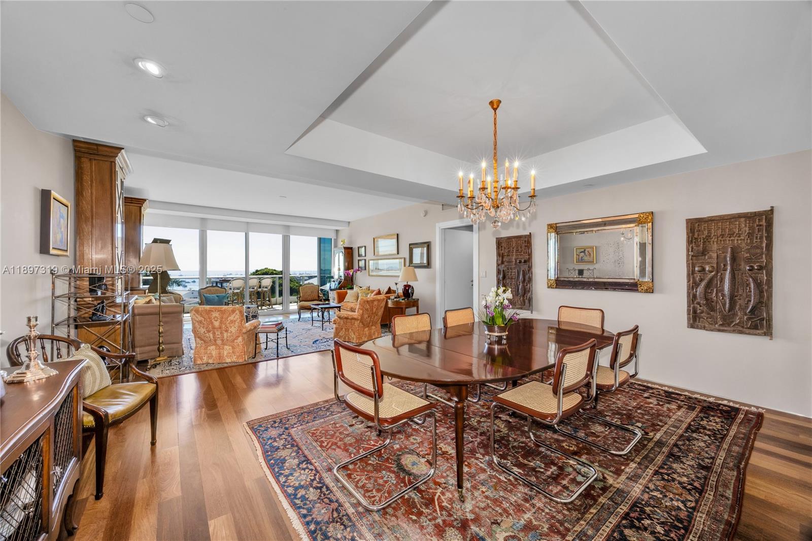 image Grovenor House Condo8