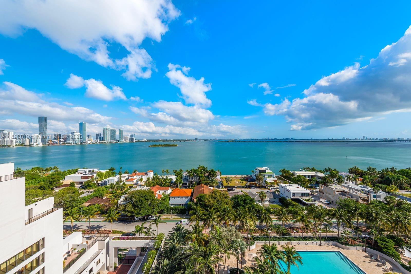1000 Venetian Way #1403