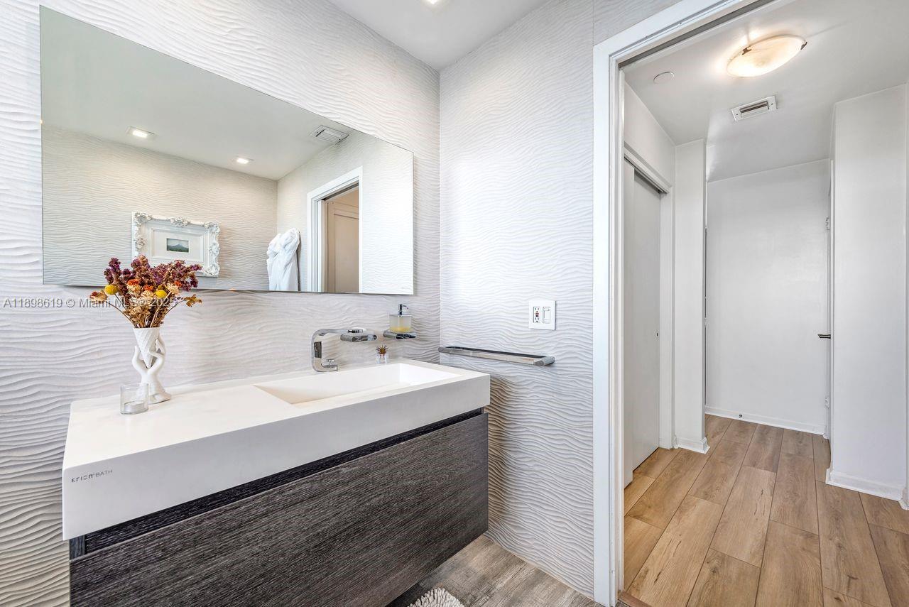 image One Venetian Way38