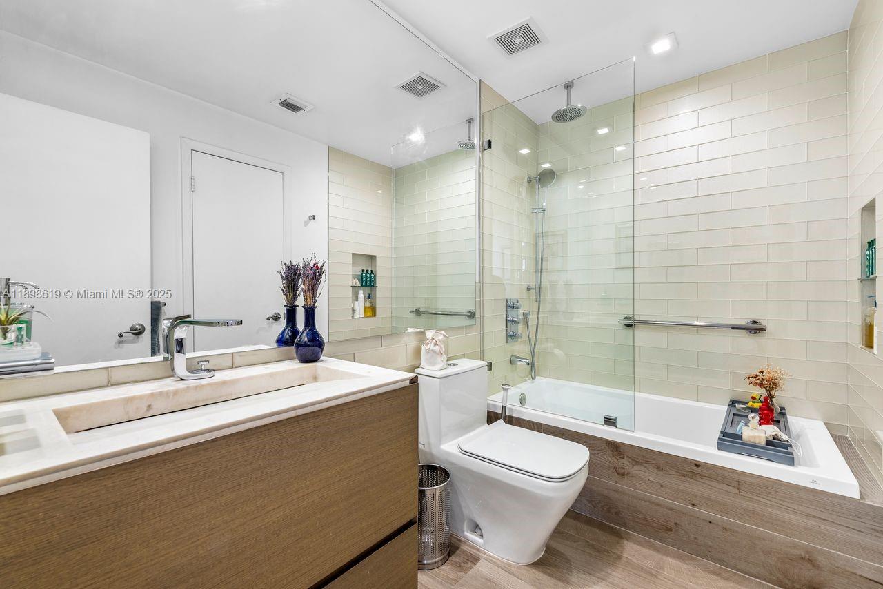 image One Venetian Way46