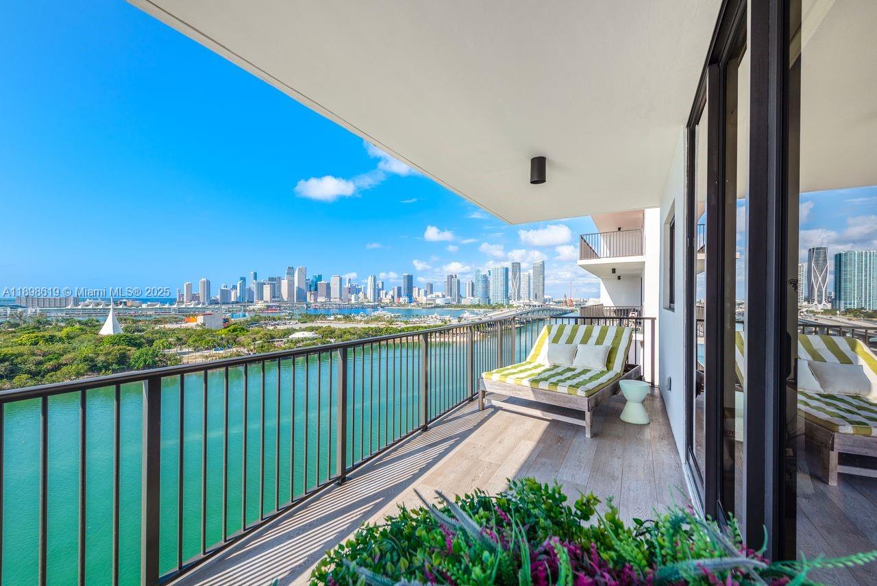 image One Venetian Way7