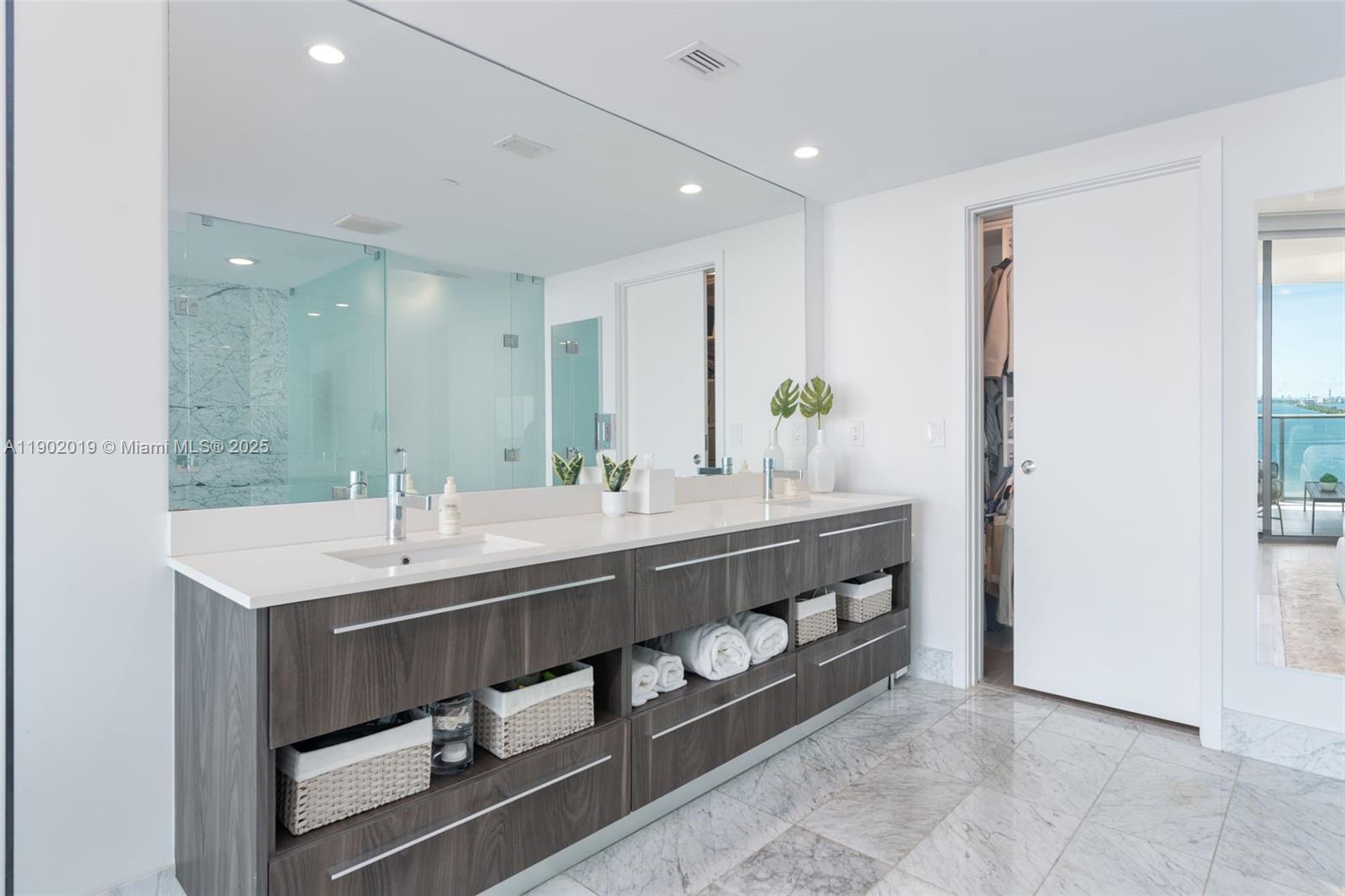 3131 NE 7th Ave #2202 Miami, FL 33137 3131 NE 7th Ave #2202 Miami, FL 33137