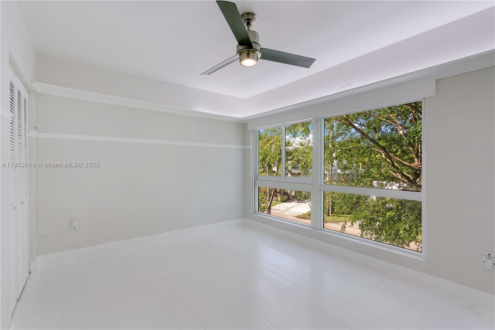 525 Ridgewood Rd Key Biscayne, FL 33149