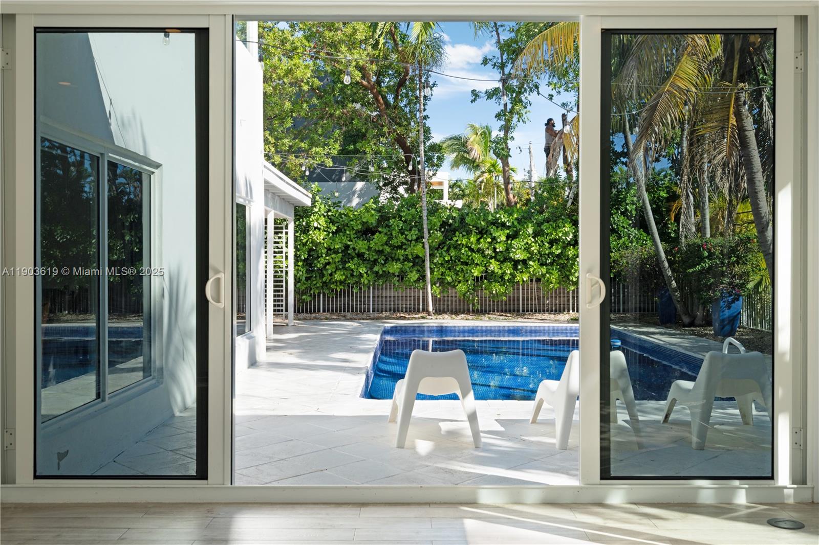 525 Ridgewood Rd Key Biscayne, FL 33149