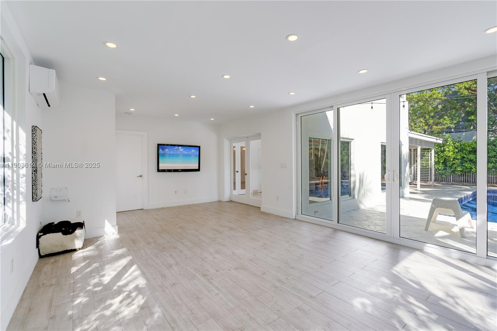 525 Ridgewood Rd Key Biscayne, FL 33149