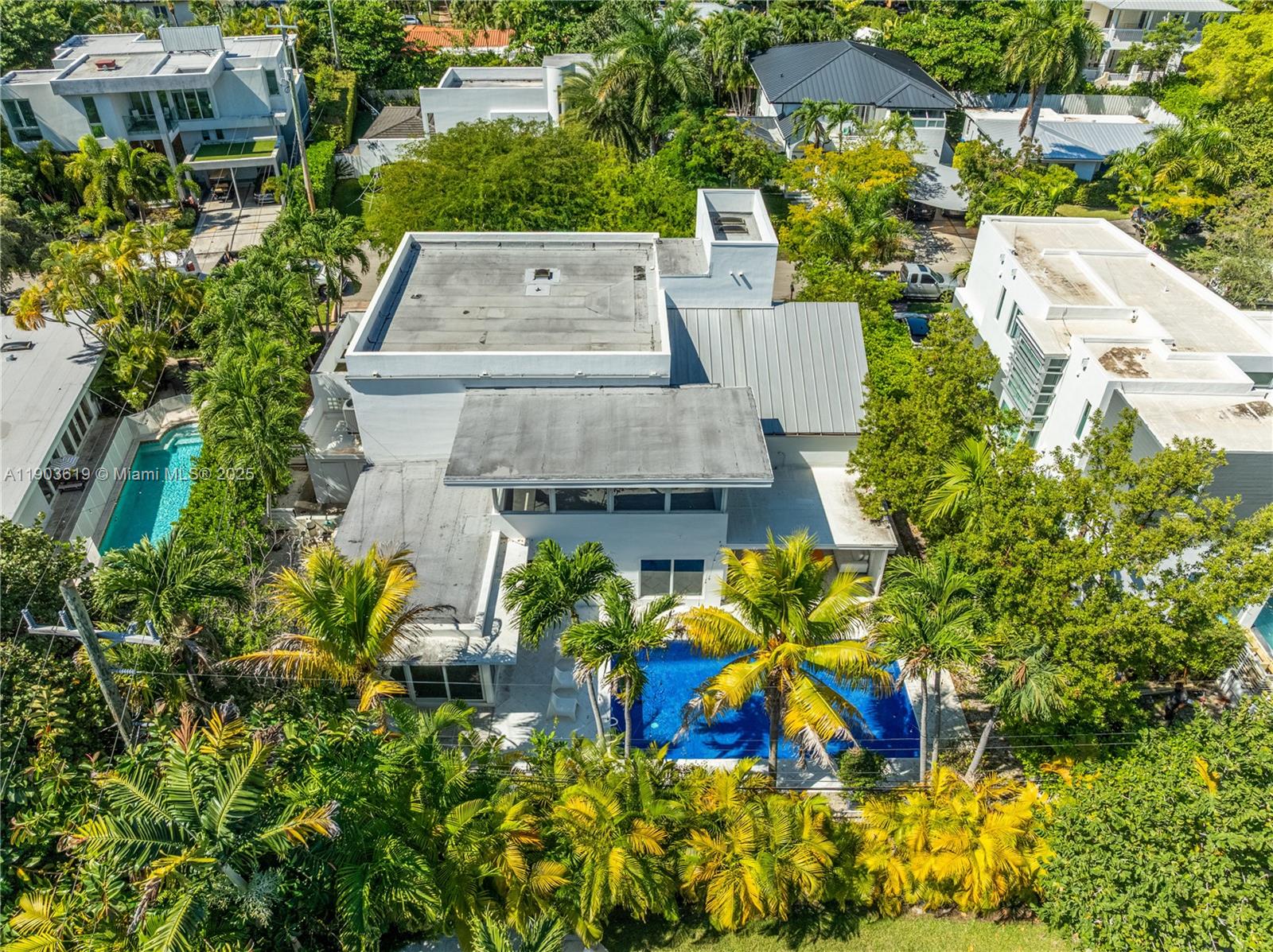 525 Ridgewood Rd Key Biscayne, FL 33149
