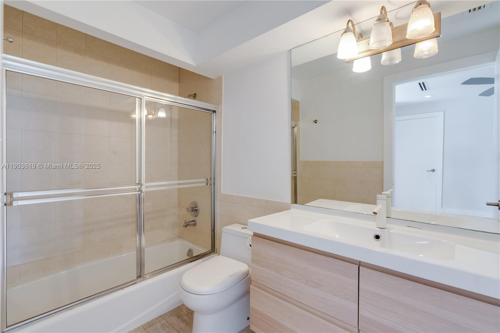 525 Ridgewood Rd Key Biscayne, FL 33149