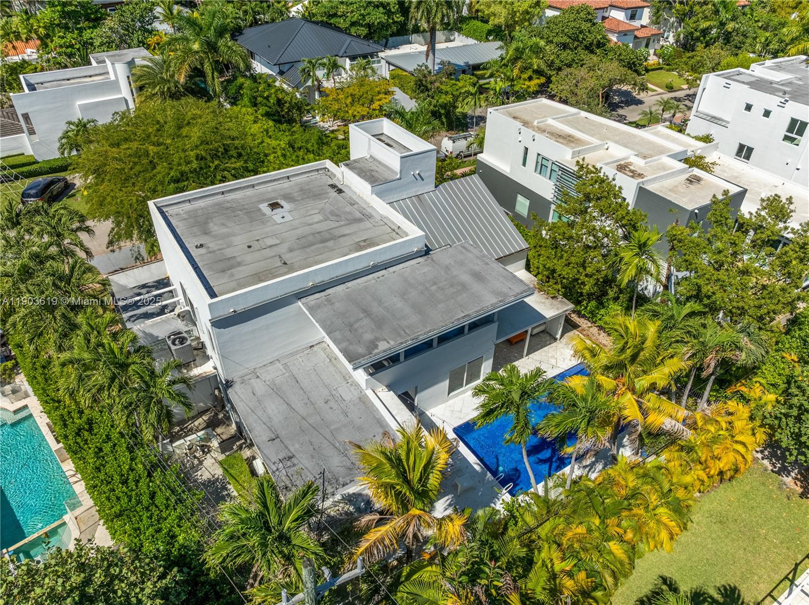 525 Ridgewood Rd Key Biscayne, FL 33149