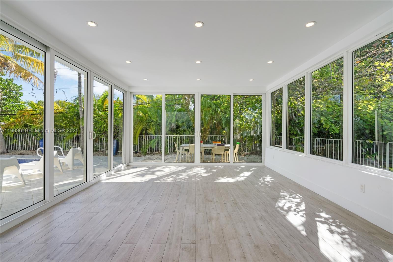 525 Ridgewood Rd Key Biscayne, FL 33149