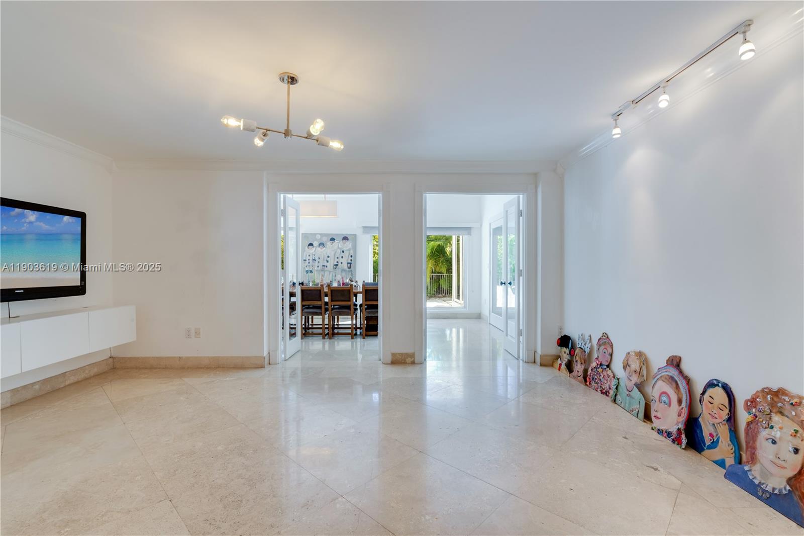 525 Ridgewood Rd Key Biscayne, FL 33149