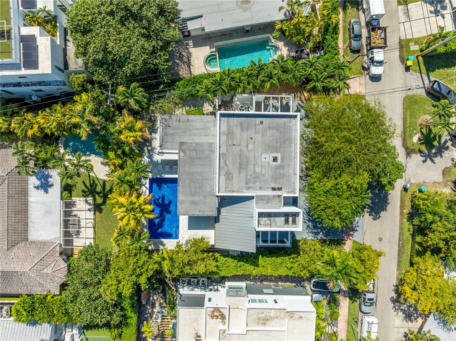 525 Ridgewood Rd Key Biscayne, FL 33149