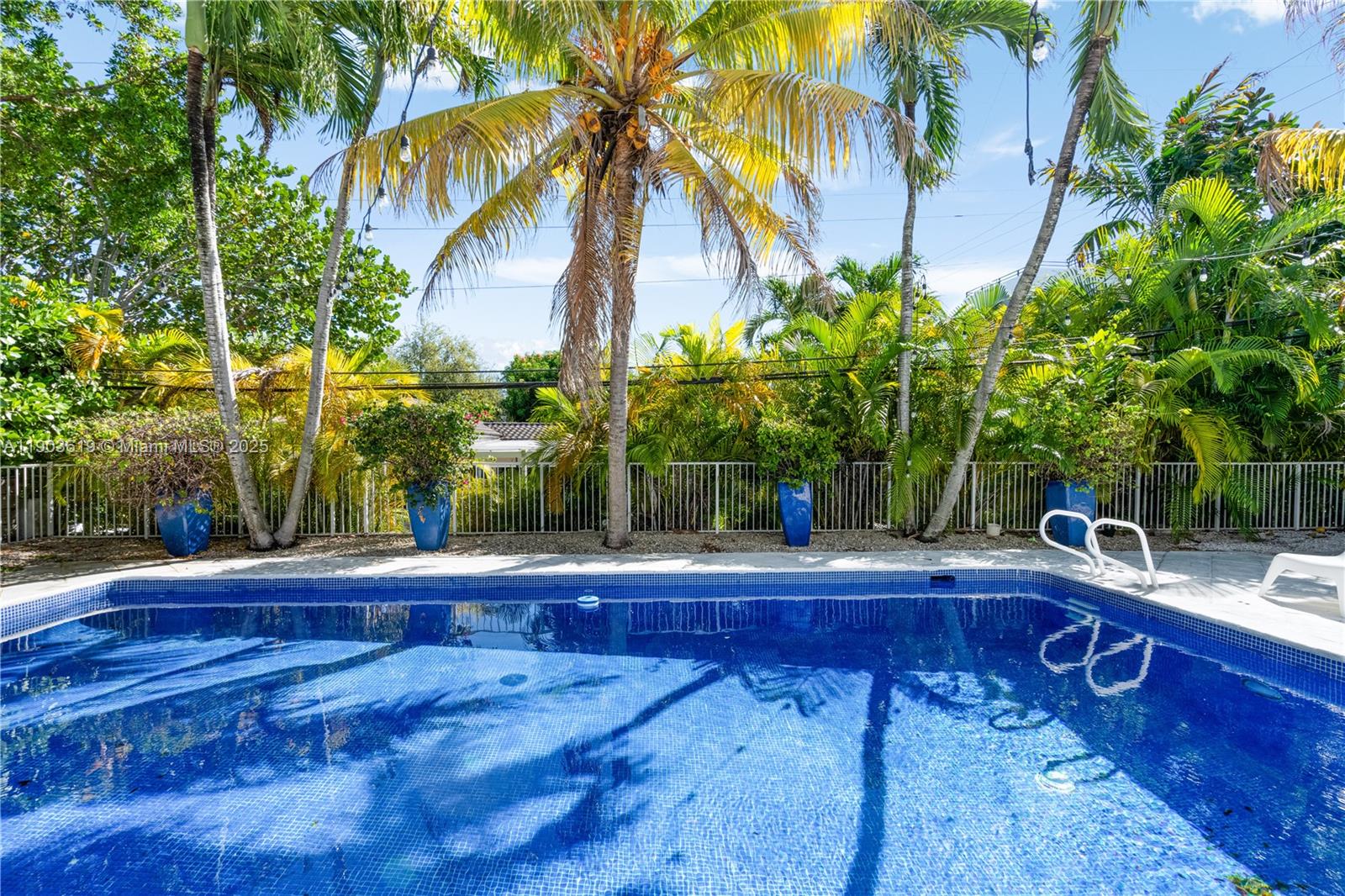 525 Ridgewood Rd Key Biscayne, FL 33149
