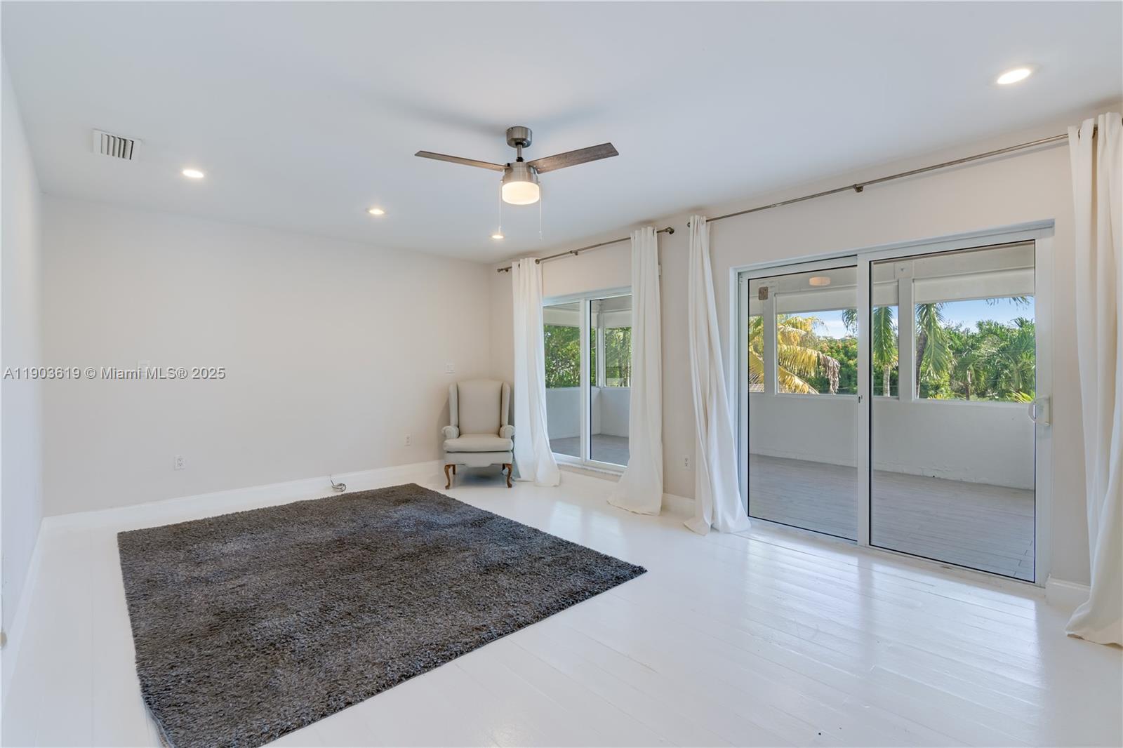525 Ridgewood Rd Key Biscayne, FL 33149