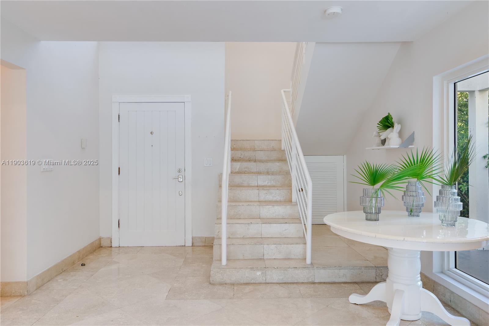 525 Ridgewood Rd Key Biscayne, FL 33149