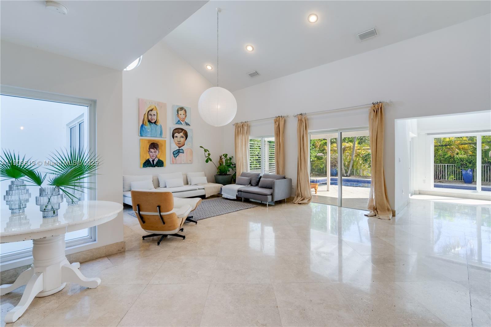 525 Ridgewood Rd Key Biscayne, FL 33149
