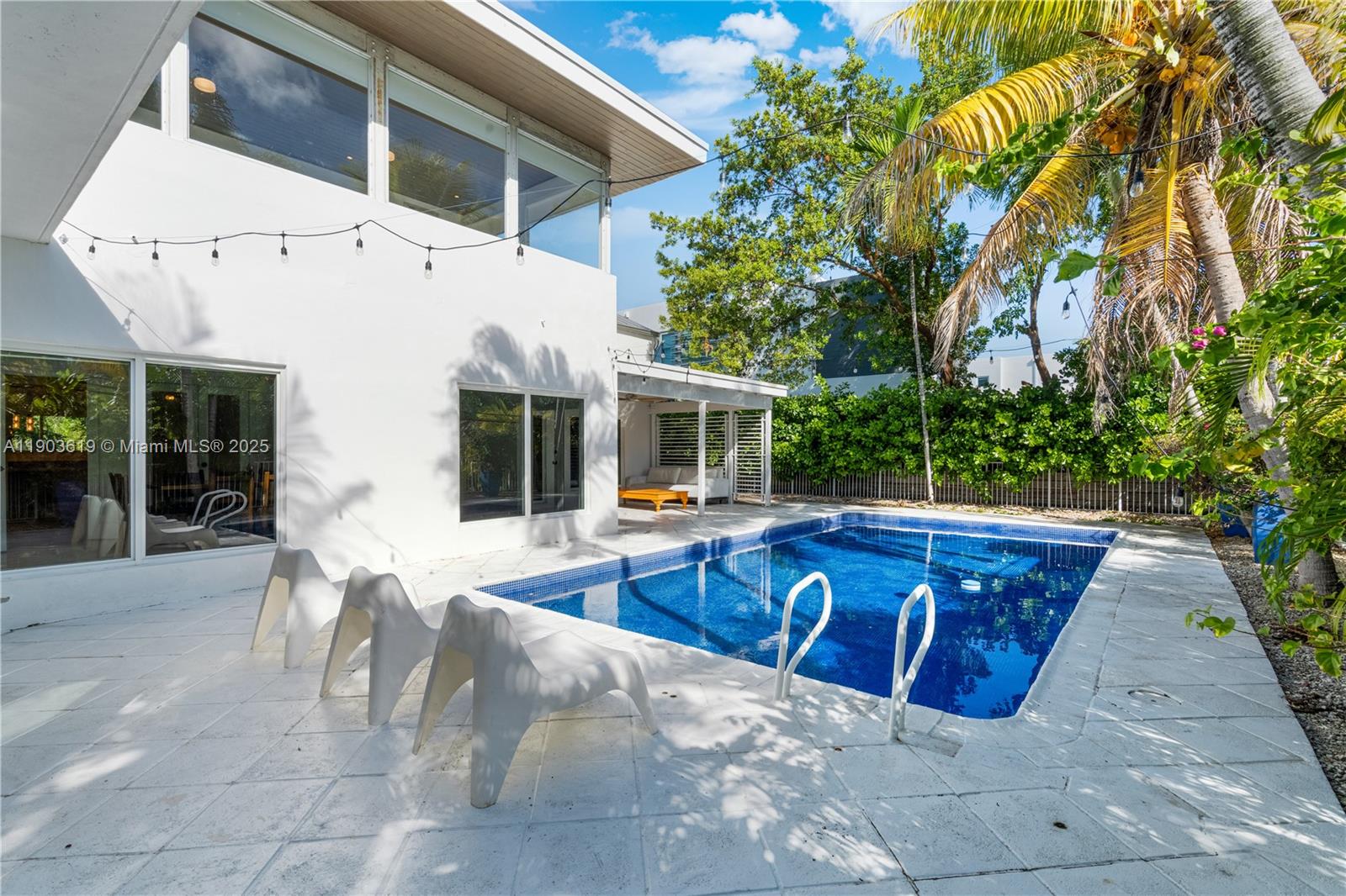525 Ridgewood Rd Key Biscayne, FL 33149