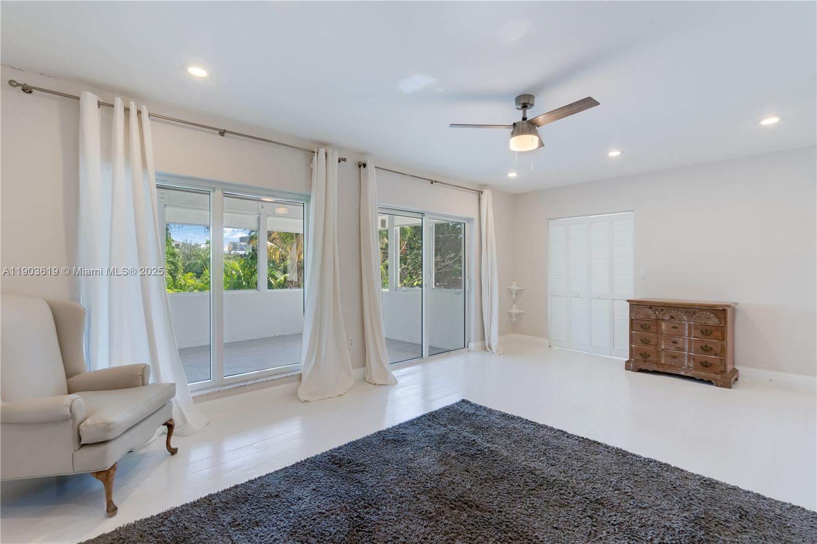 525 Ridgewood Rd Key Biscayne, FL 33149