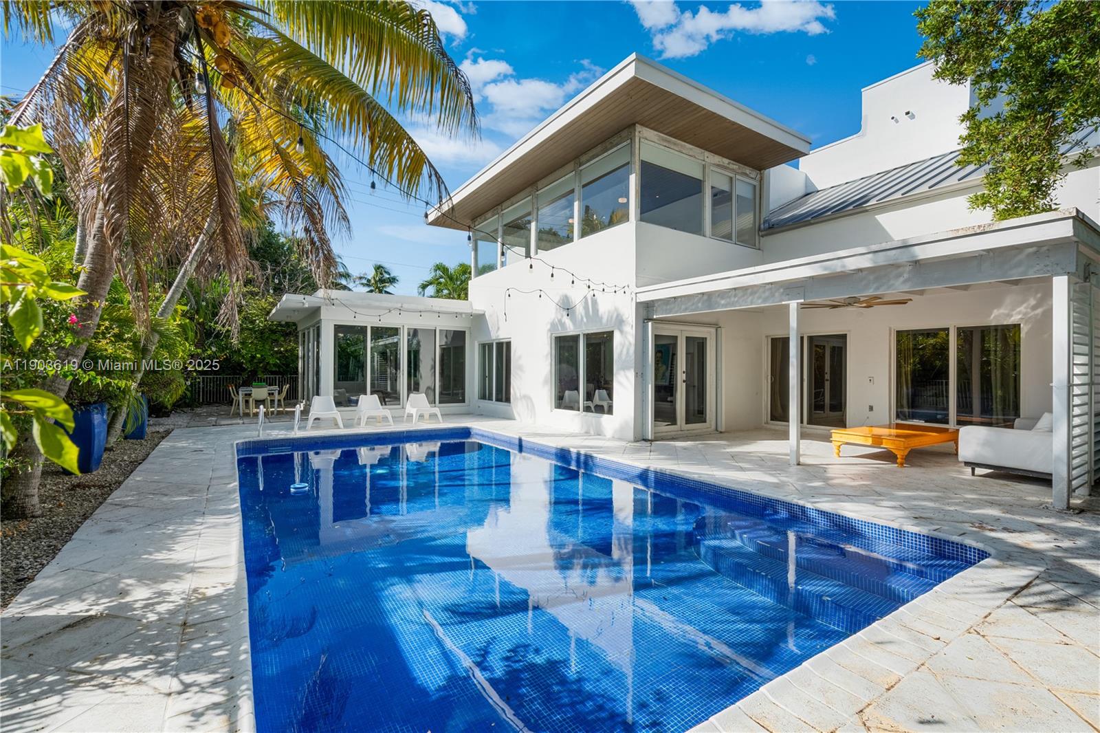 525 Ridgewood Rd Key Biscayne, FL 33149