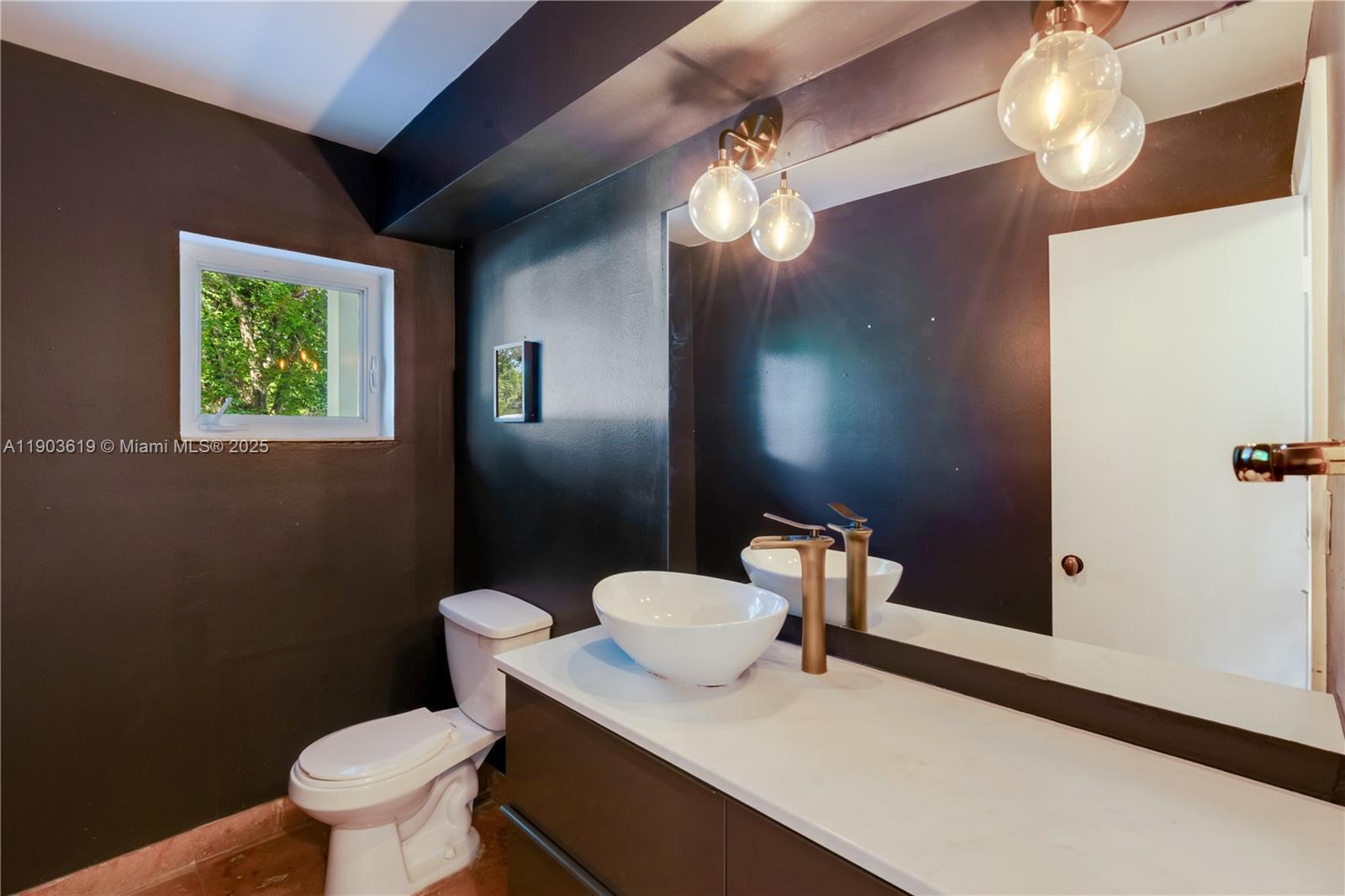 525 Ridgewood Rd Key Biscayne, FL 33149