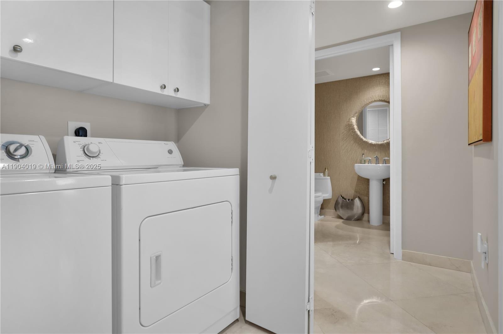 901 Brickell Key Blvd #2804 Miami, FL 33131