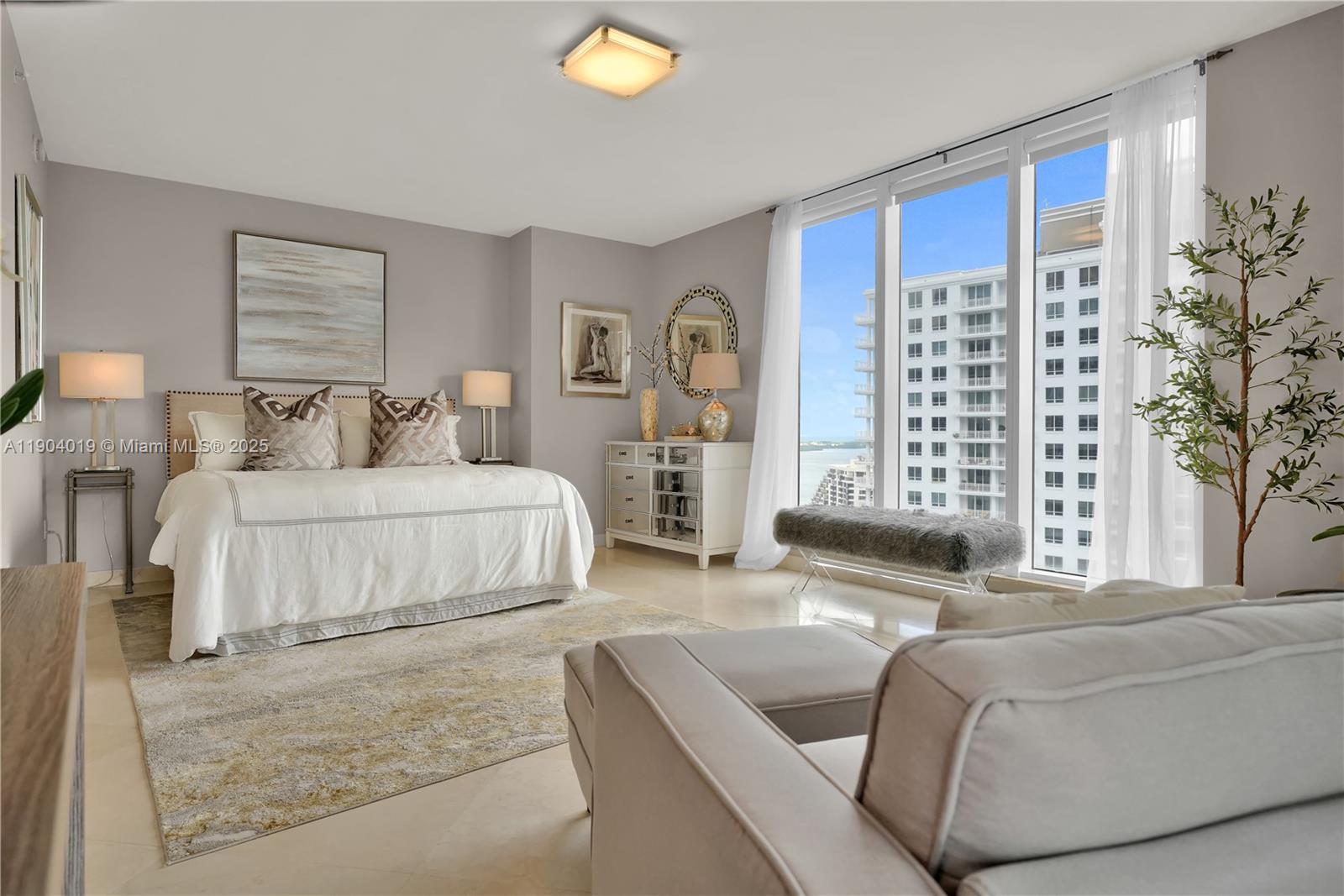 901 Brickell Key Blvd #2804 Miami, FL 33131