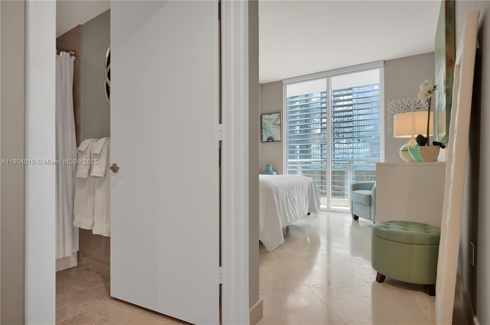 901 Brickell Key Blvd #2804 Miami, FL 33131