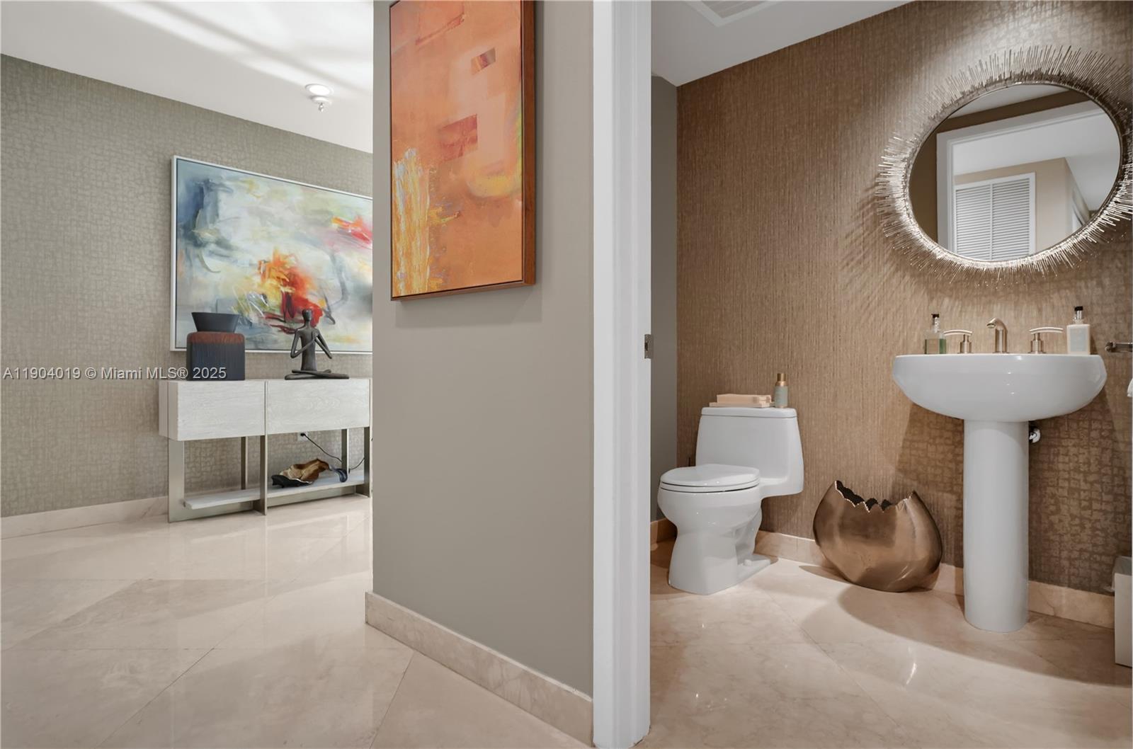 901 Brickell Key Blvd #2804 Miami, FL 33131