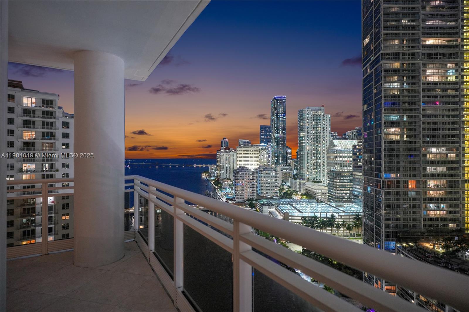 901 Brickell Key Blvd #2804 Miami, FL 33131