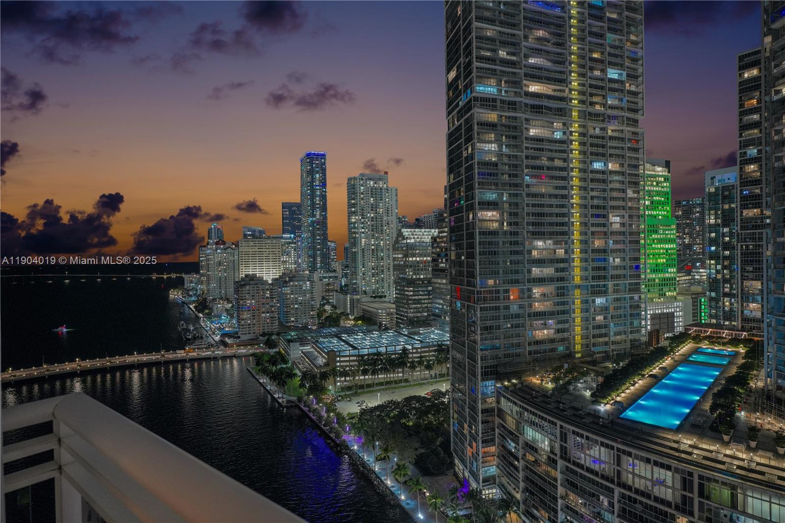 901 Brickell Key Blvd #2804 Miami, FL 33131