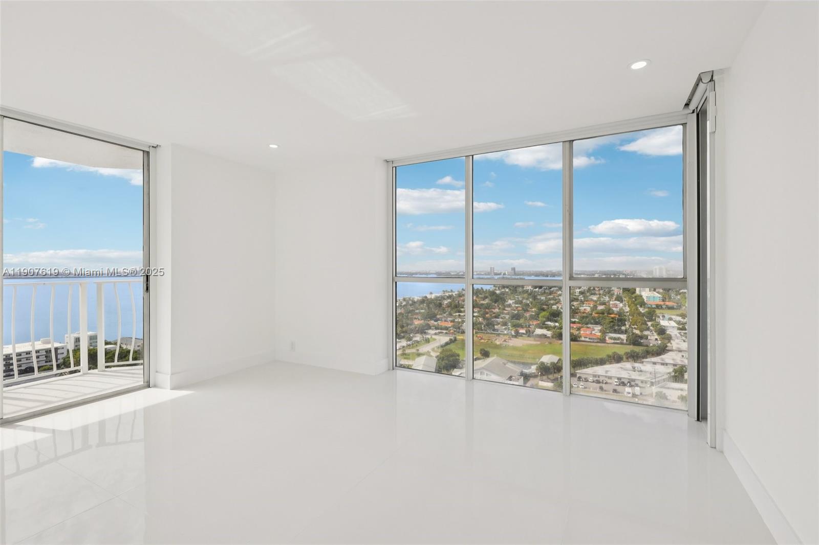 7601 E Treasure Dr #2305 North Bay Village, FL 33141