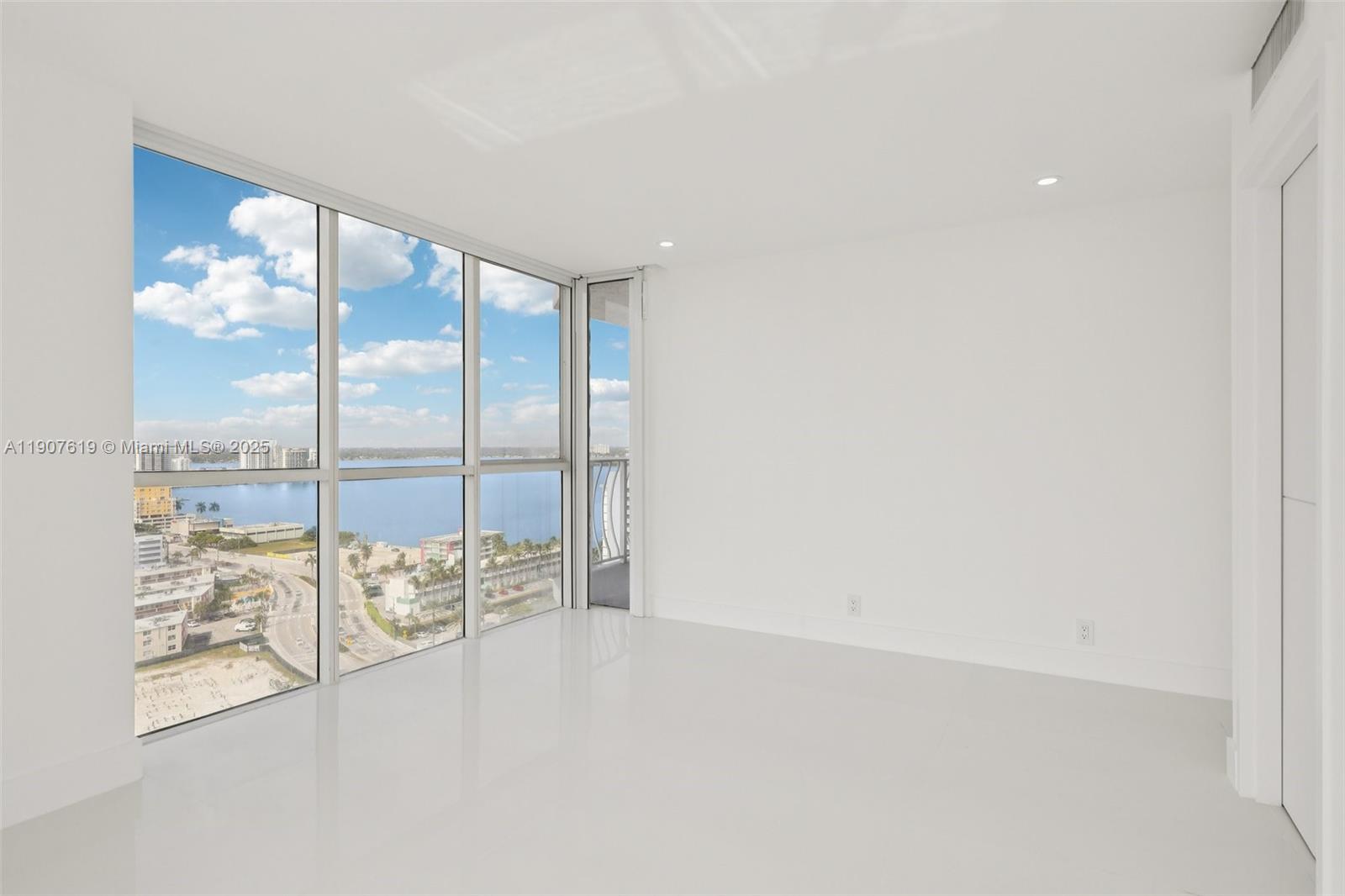 7601 E Treasure Dr #2305 North Bay Village, FL 33141