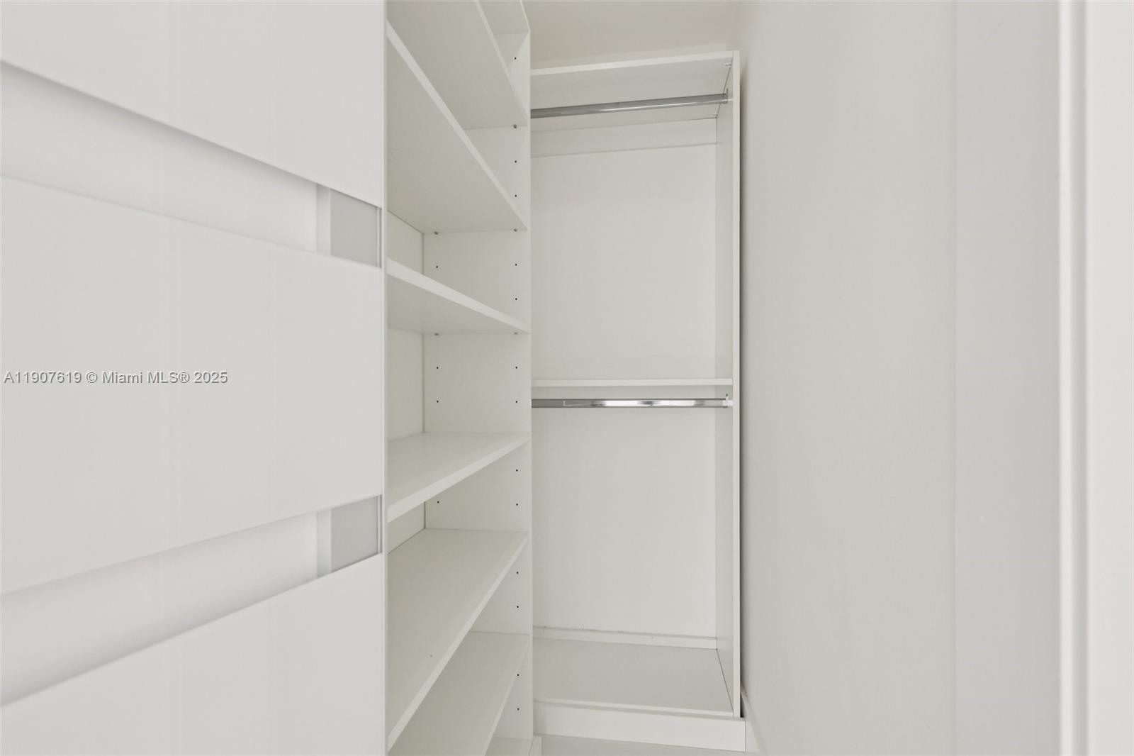 7601 E Treasure Dr #2305 North Bay Village, FL 33141