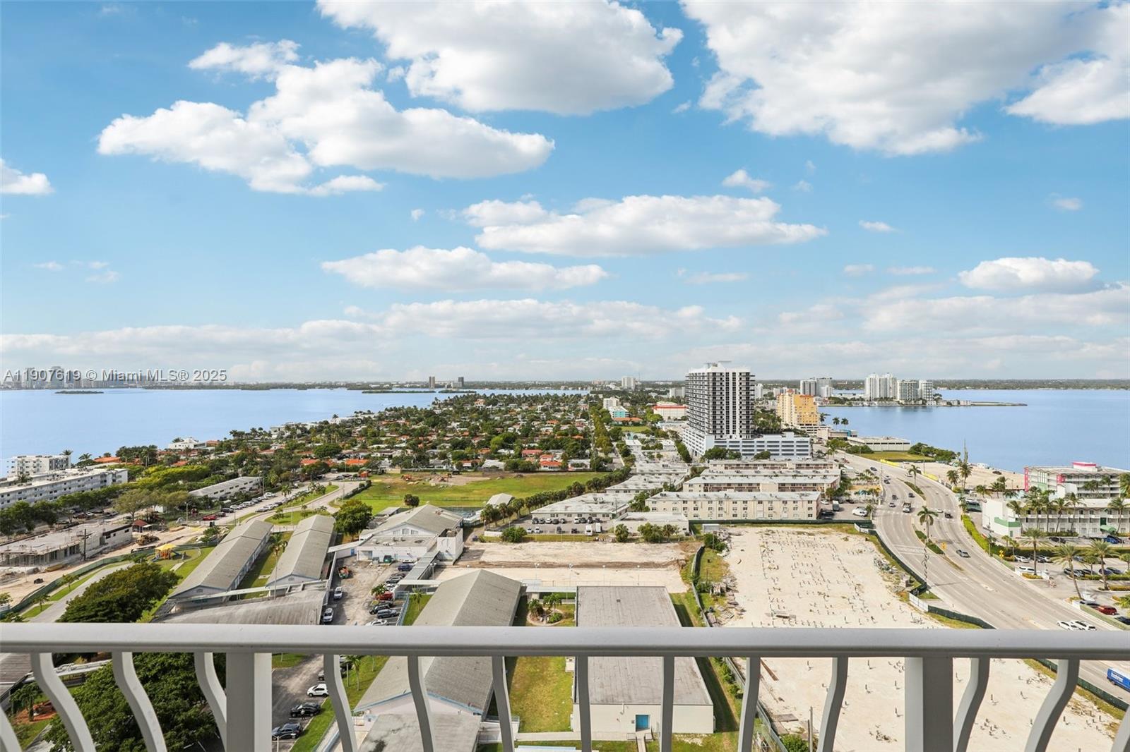 7601 E Treasure Dr #2305 North Bay Village, FL 33141