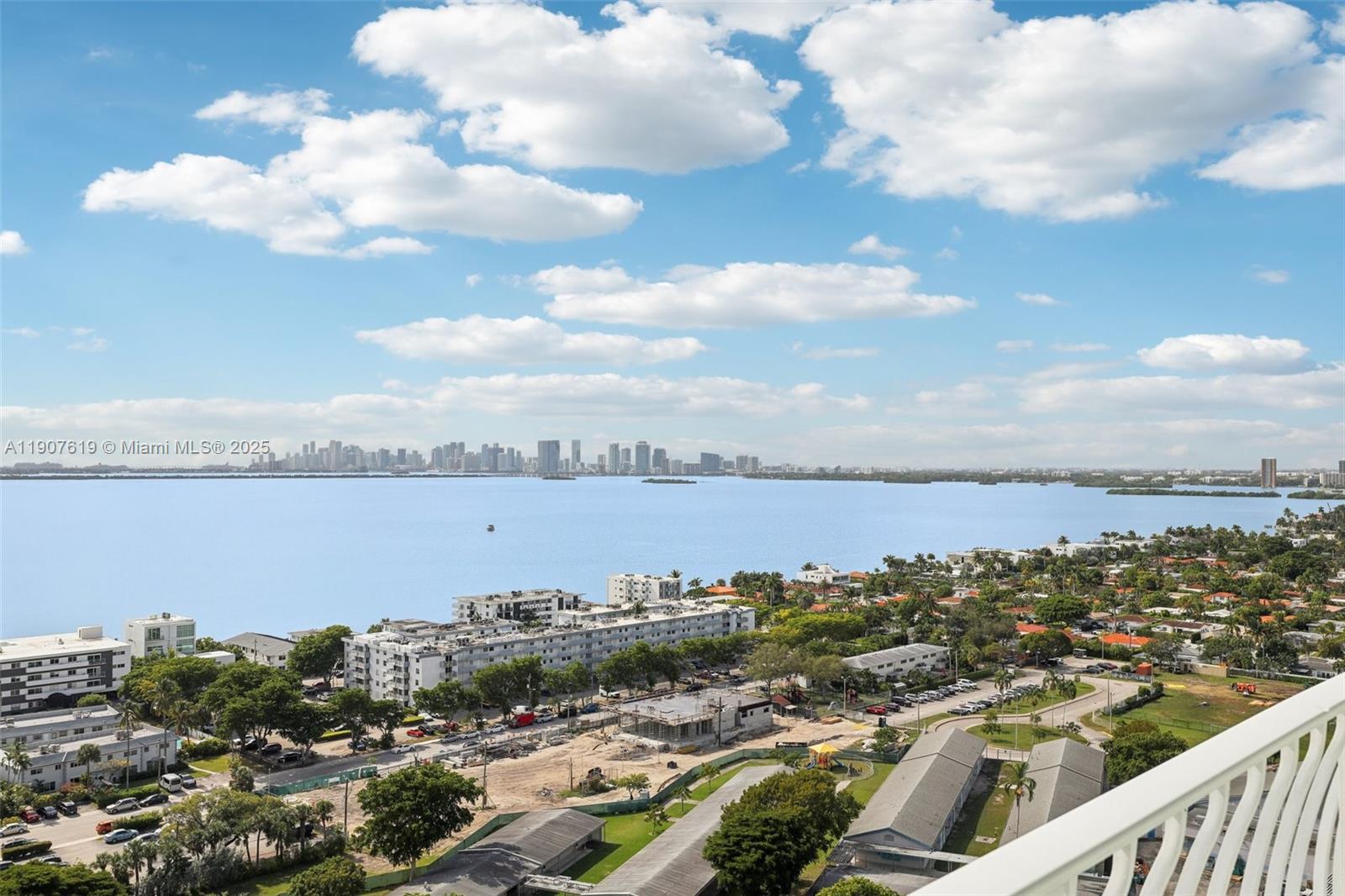 7601 E Treasure Dr #2305 North Bay Village, FL 33141