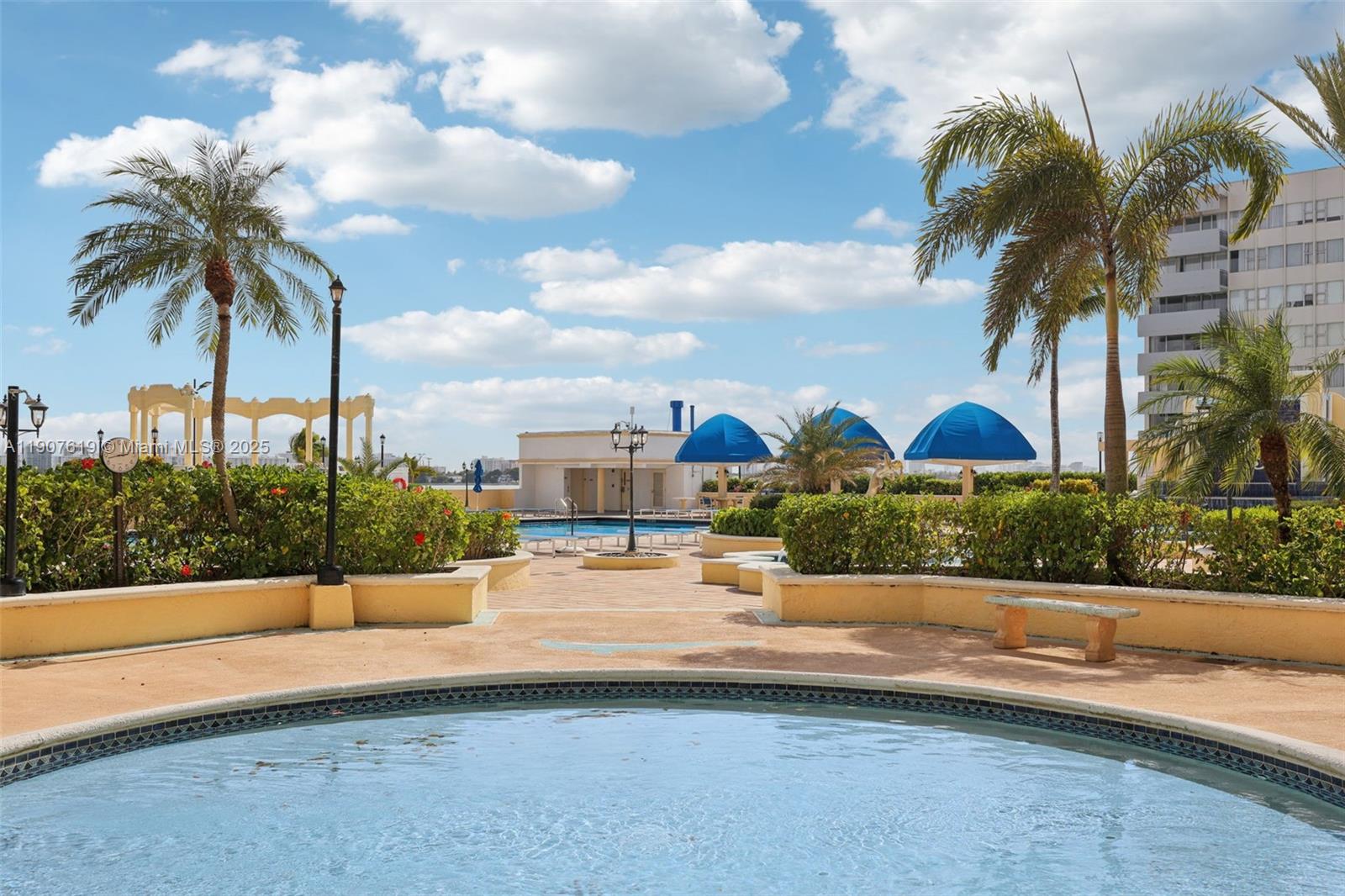 7601 E Treasure Dr #2305 North Bay Village, FL 33141