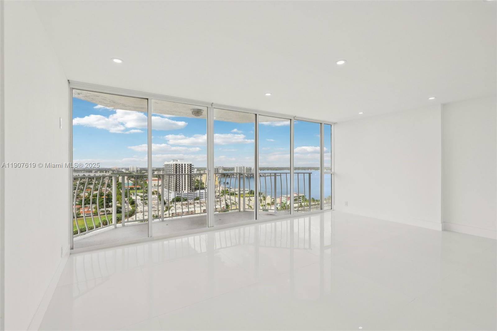 7601 E Treasure Dr #2305 North Bay Village, FL 33141