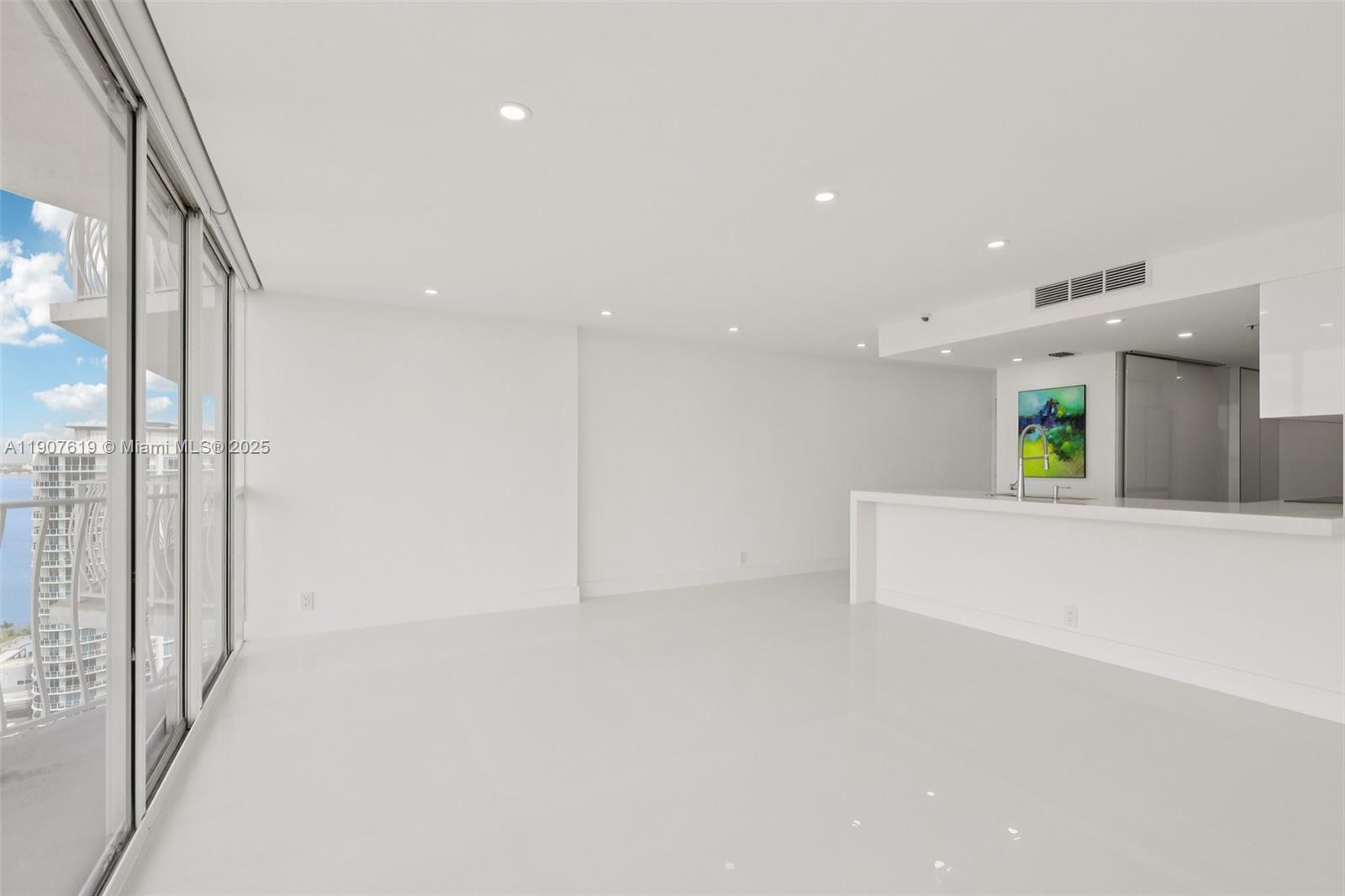 7601 E Treasure Dr #2305 North Bay Village, FL 33141