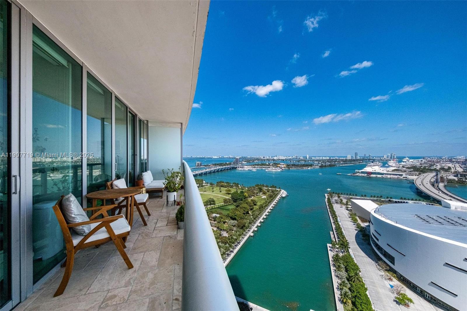 888 Biscayne Blvd #3207