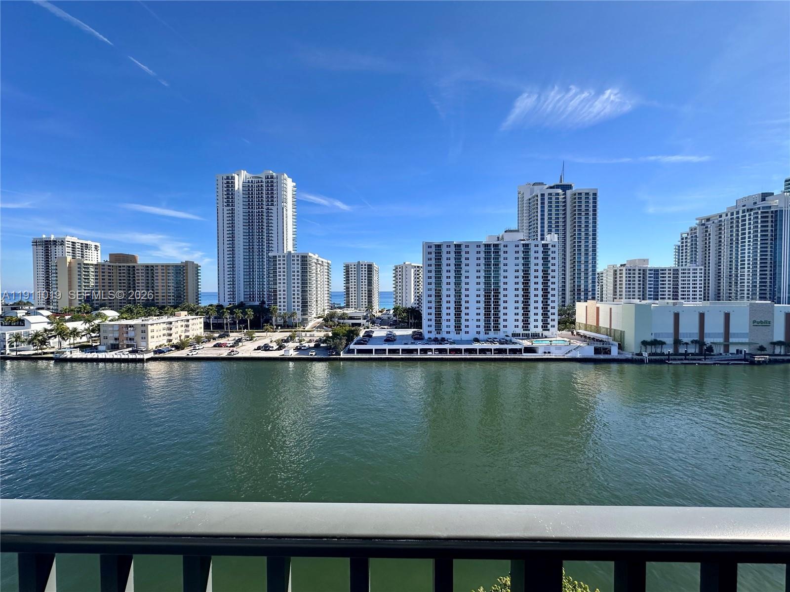 800 Parkview Dr #1021 Hallandale Beach, FL 33009