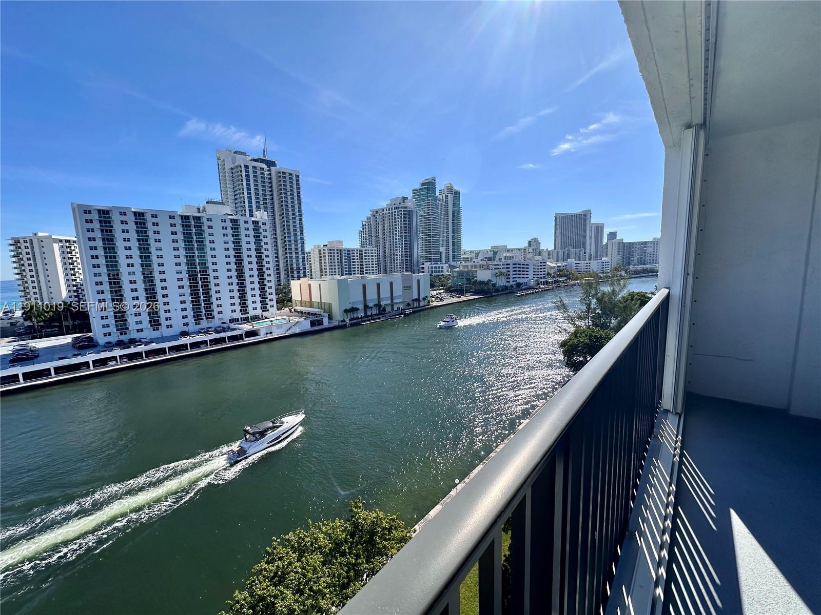 800 Parkview Dr #1021 Hallandale Beach, FL 33009