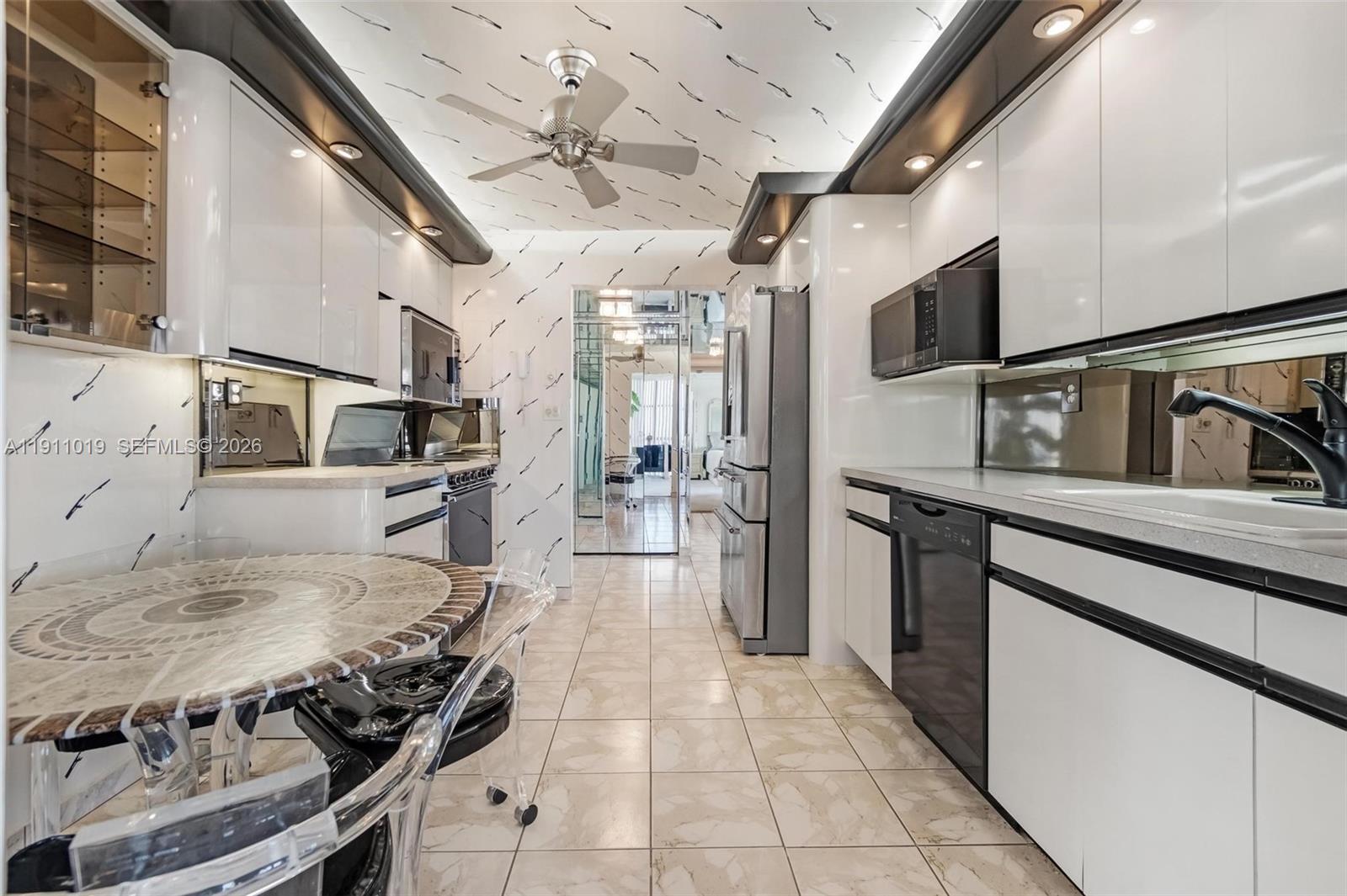 800 Parkview Dr #1021 Hallandale Beach, FL 33009