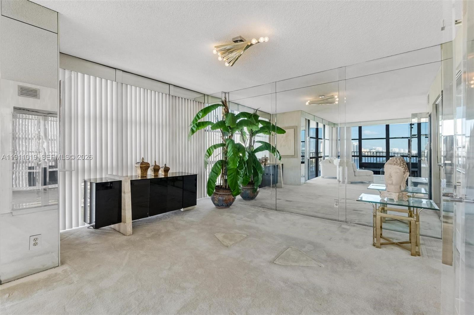 800 Parkview Dr #1021 Hallandale Beach, FL 33009