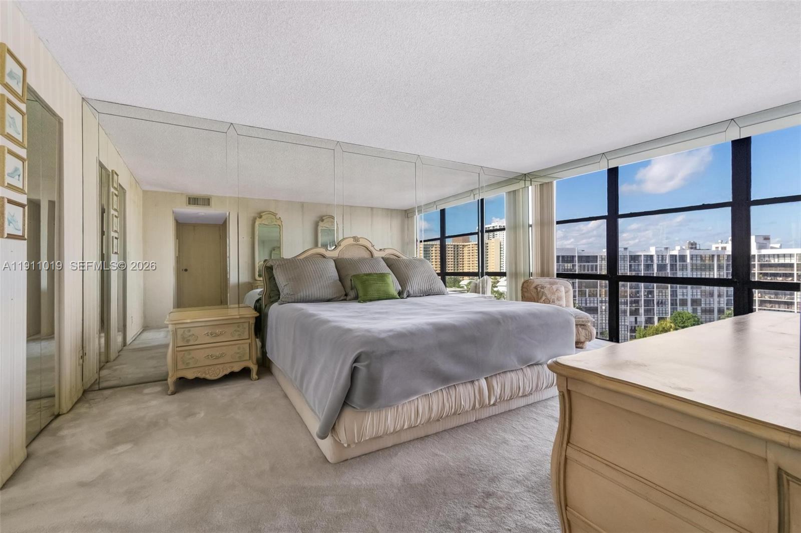 800 Parkview Dr #1021 Hallandale Beach, FL 33009