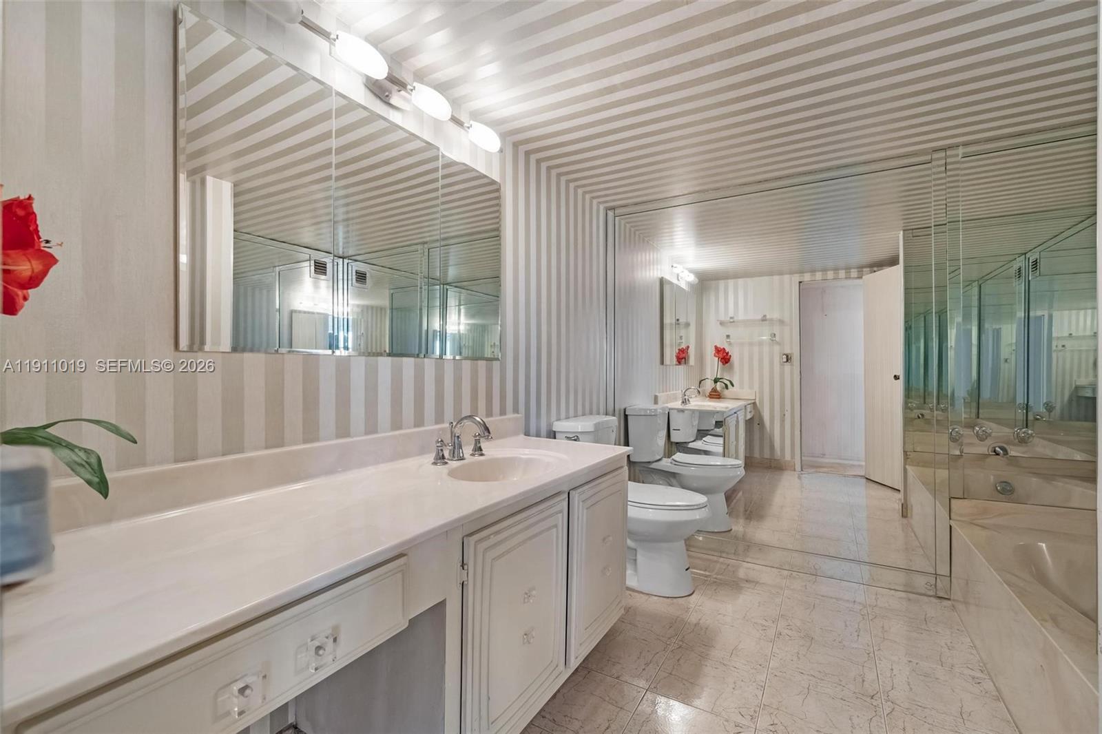 800 Parkview Dr #1021 Hallandale Beach, FL 33009