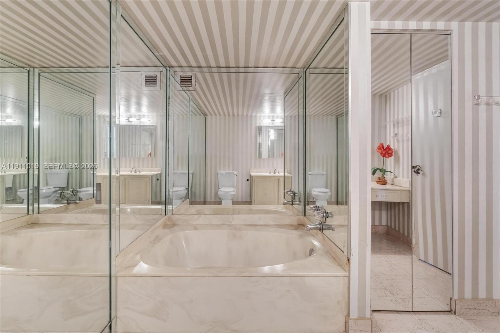 800 Parkview Dr #1021 Hallandale Beach, FL 33009