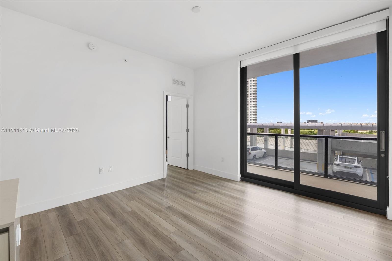 101 Diplomat Pkwy #605 Hallandale Beach, FL 33009