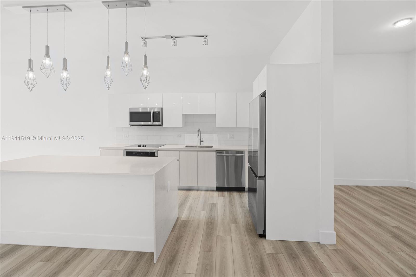 101 Diplomat Pkwy #605 Hallandale Beach, FL 33009